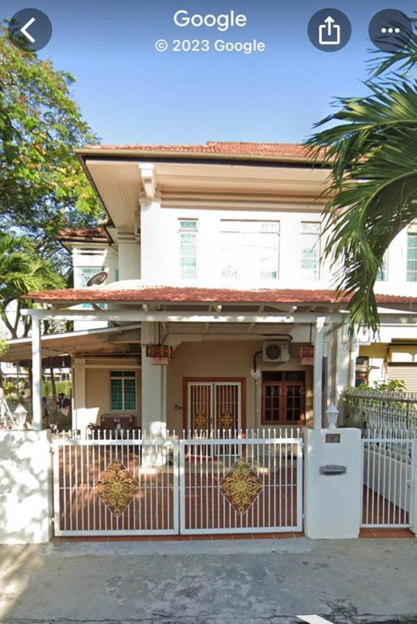 Myroom Georgetown, Off Jalan Burma, Gurney Drive Екстер'єр фото