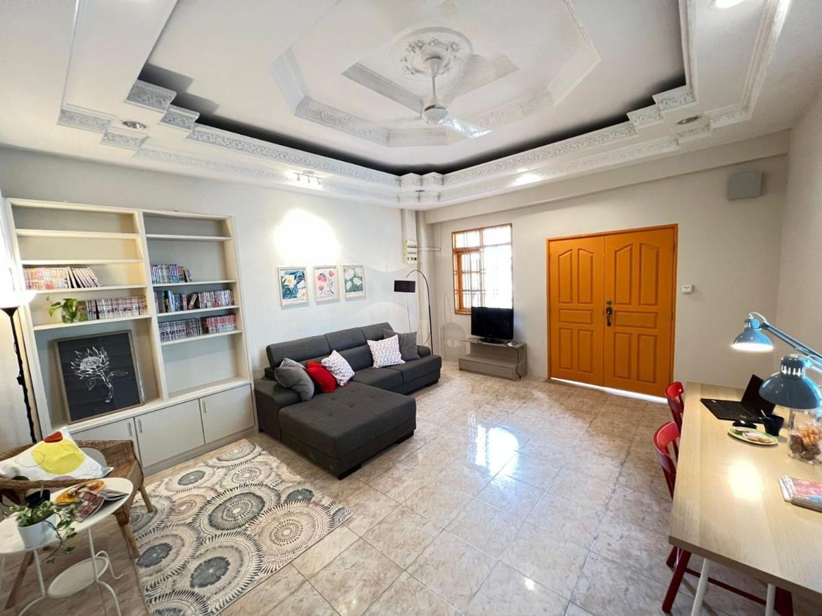 Myroom Georgetown, Off Jalan Burma, Gurney Drive Екстер'єр фото