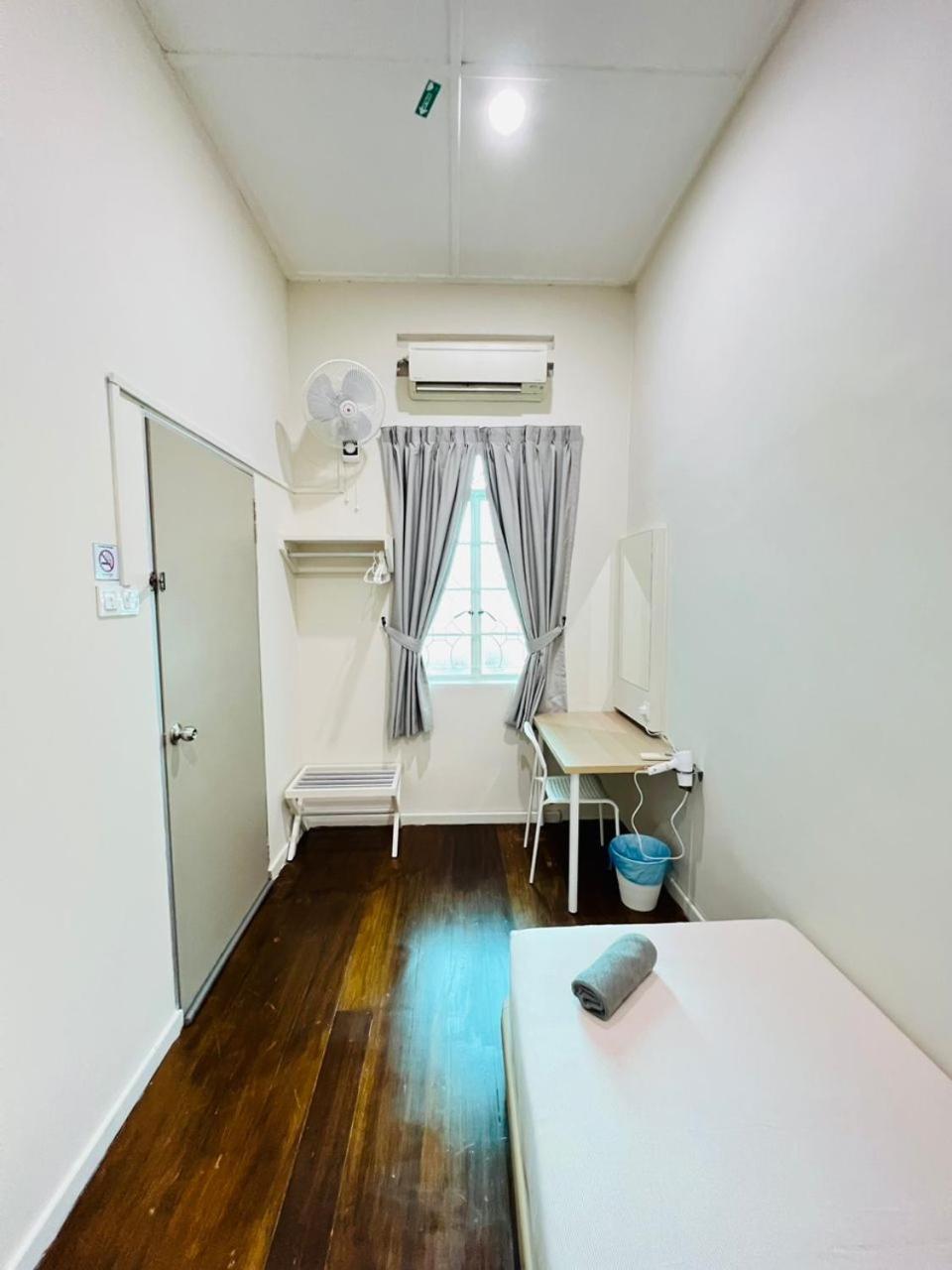 Myroom Georgetown, Off Jalan Burma, Gurney Drive Екстер'єр фото
