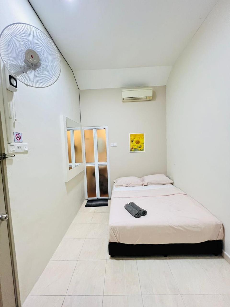 Myroom Georgetown, Off Jalan Burma, Gurney Drive Екстер'єр фото