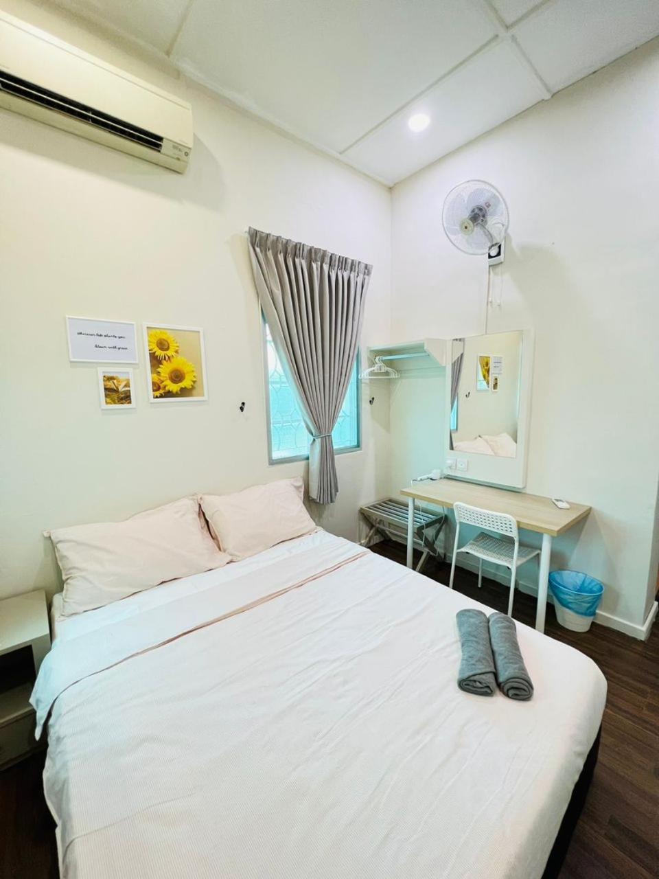 Myroom Georgetown, Off Jalan Burma, Gurney Drive Екстер'єр фото